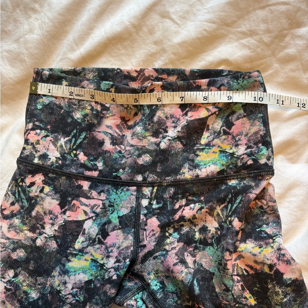 Lululemon Athletica Leggings
Wunder Under High-Rise Multi-color - Picture 8 of 12